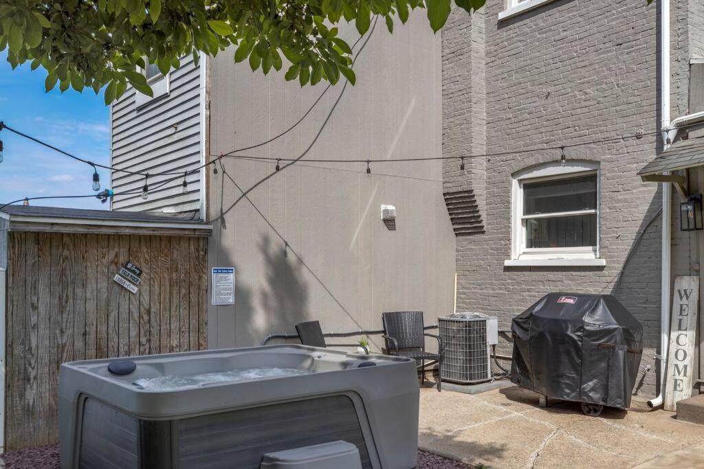 Rare City Home W/ Backyard Fire-Pit & Hottub Lancaster Exterior foto